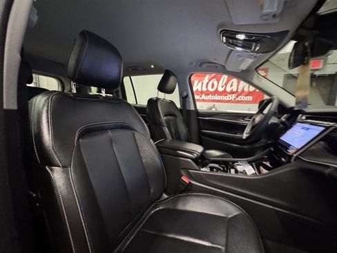Used 2023 Jeep Grand Cherokee L Limited AWD/4WD image 13