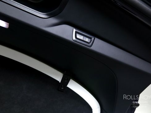 Used 2023 Rolls-Royce Cullinan image 25