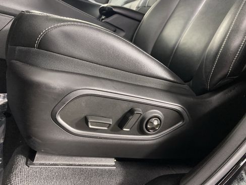 Used 2023 Jeep Grand Cherokee Limited image 17