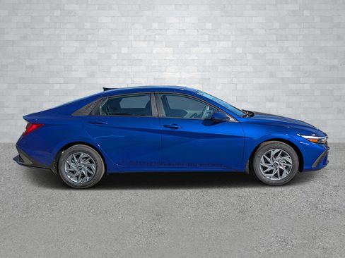 New 2026 Hyundai Elantra Blue image 4