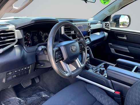 Used 2022 Toyota Tundra SR5 w/ SR5 Convenience Package AWD/4WD image 16
