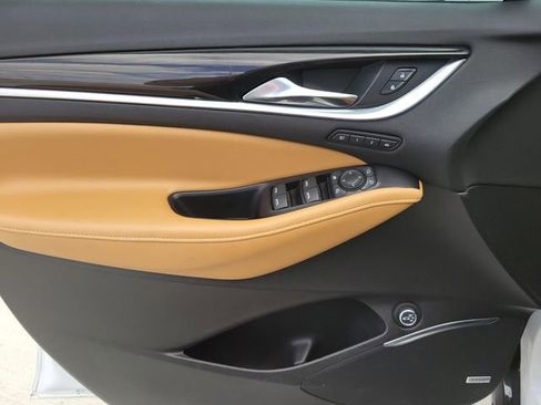 Used 2018 Buick Enclave Premium w/ Experience Buick Package image 15