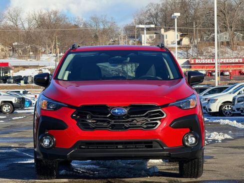 Used 2025 Subaru Crosstrek 2.0i Premium image 3