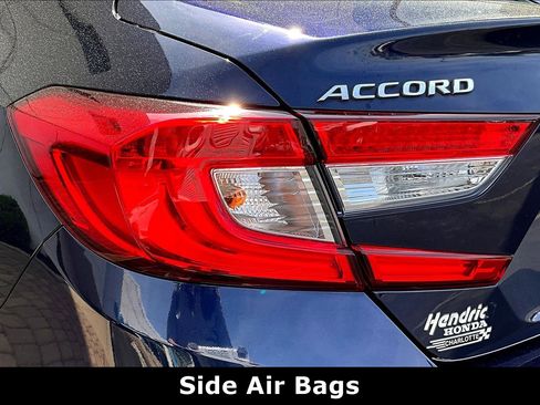 Used 2018 Honda Accord Touring image 22