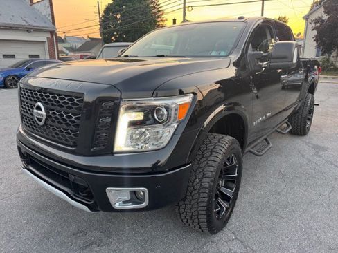 Used 2018 Nissan Titan PRO-4X w/ Pro-4x Convenience Package AWD/4WD image 4