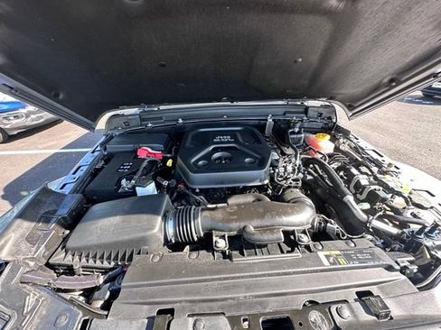 Used 2020 Jeep Wrangler Unlimited Sahara AWD/4WD image 15