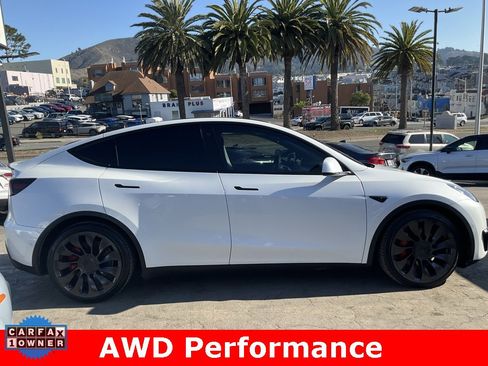 Used 2022 Tesla Model Y Performance image 3