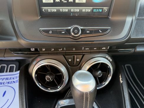 Used 2018 Chevrolet Camaro LT image 9