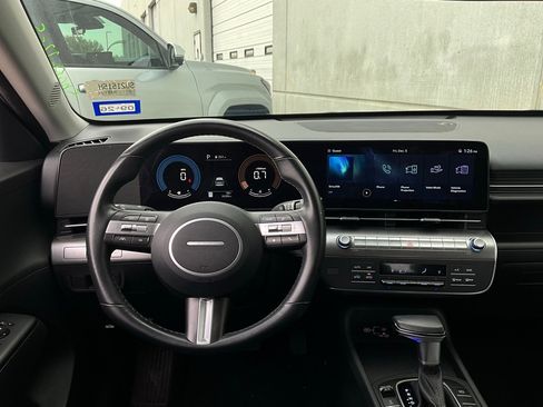 Used 2025 Hyundai Kona SEL image 14