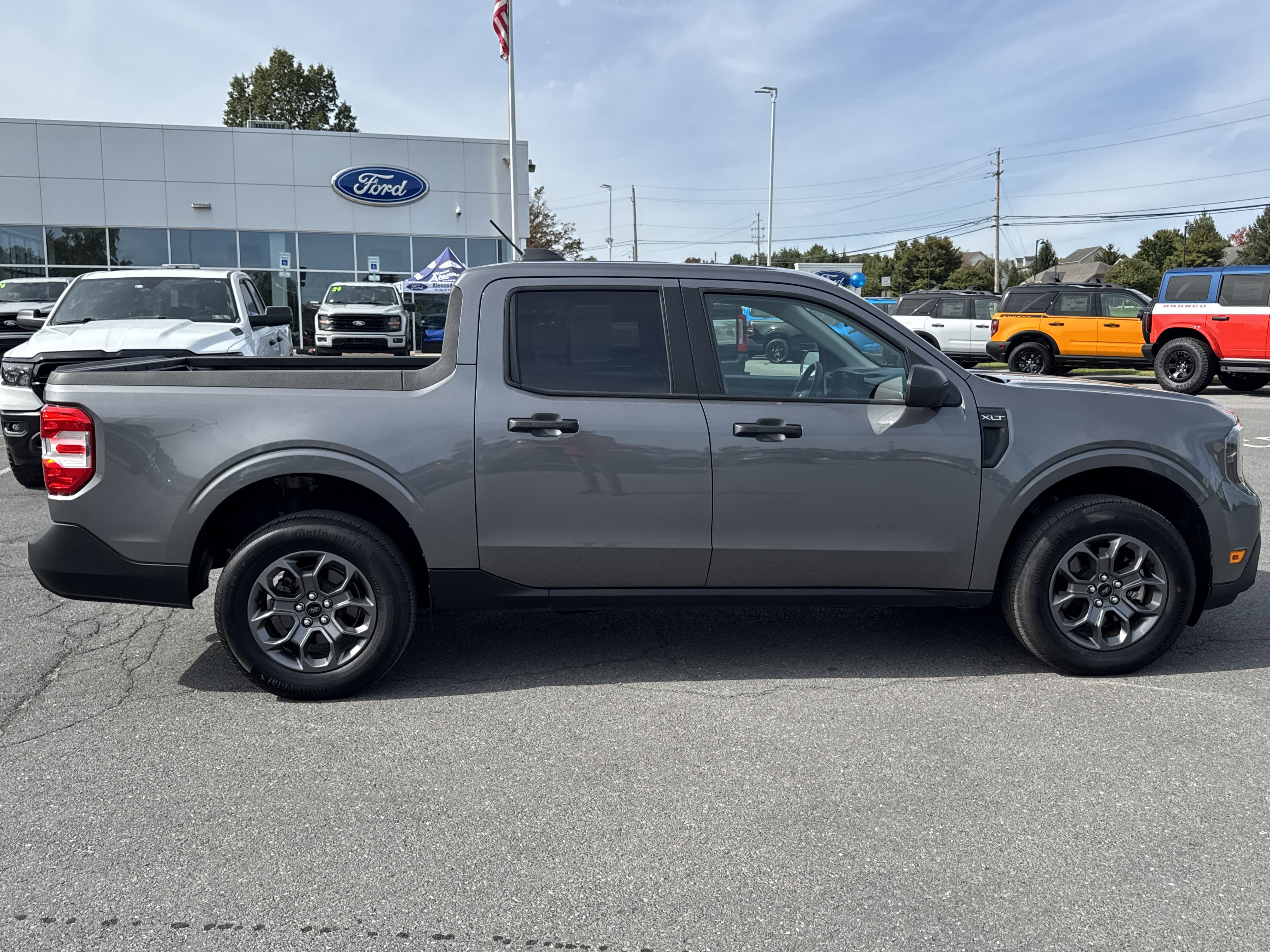 Used 2026 Ford Maverick XLT AWD/4WD image 2