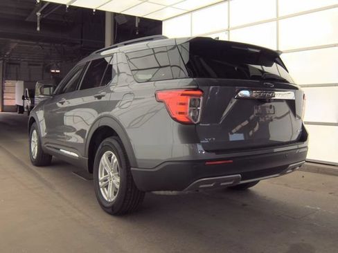 Used 2024 Ford Explorer XLT w/ Equipment Group 202A AWD/4WD image 6