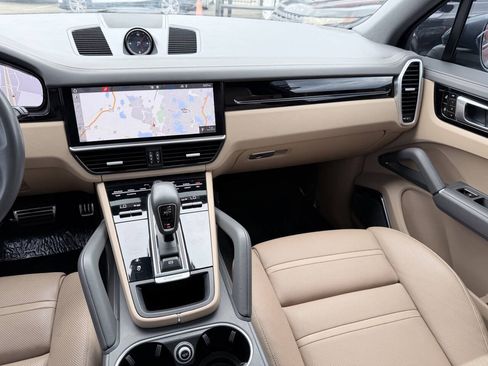 Used 2019 Porsche Cayenne S AWD/4WD image 17