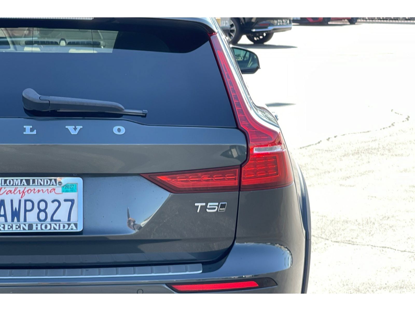 Used 2022 Volvo V60 T5 Cross Country w/ Advanced Package AWD/4WD image 16