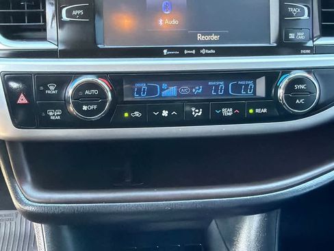 Used 2019 Toyota Highlander XLE w/ Carpet Mat Package (TMS) image 31