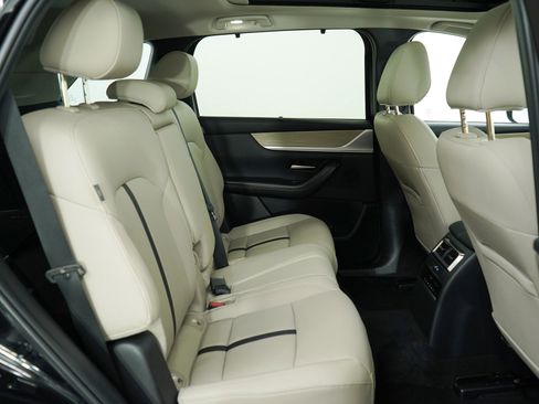 Certified 2025 MAZDA CX-70 Plug-In Hybrid w/ Premium Pkg image 12