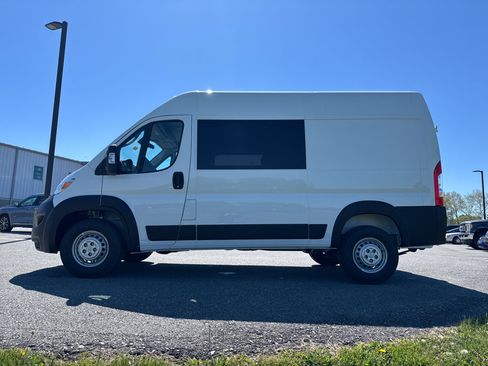 New 2026 RAM ProMaster 1500 w/ Crew Van Package FWD image 16