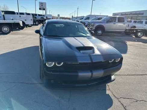 Used 2016 Dodge Challenger SRT w/ Technology Group image 31