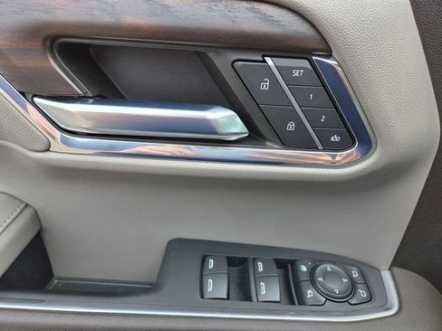 Used 2023 GMC Sierra 1500 SLT w/ SLT Premium Plus Package AWD/4WD image 14