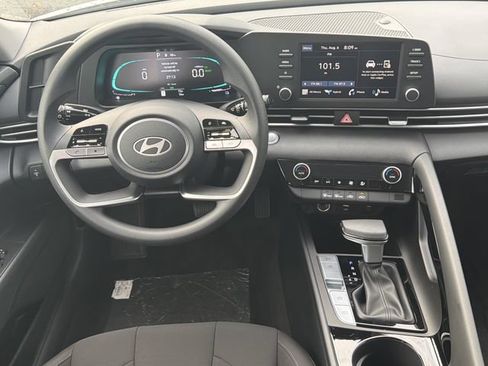 New 2026 Hyundai Elantra Hybrid FWD image 24