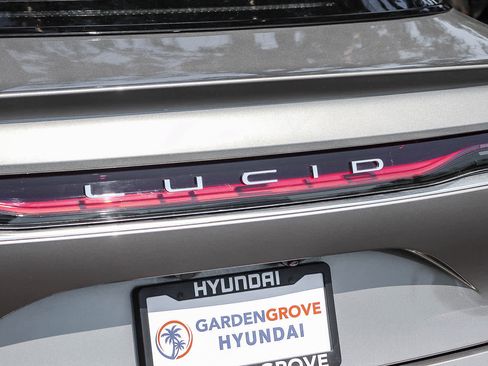 Used 2024 Lucid Air Touring AWD/4WD image 26