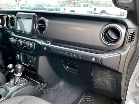 Used 2021 Jeep Wrangler Unlimited Sport image 16