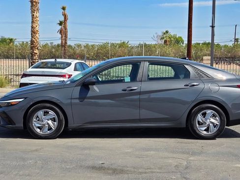 Used 2026 Hyundai Elantra SE FWD image 20