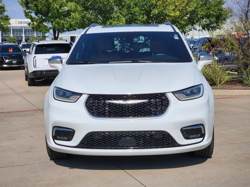 Used 2021 Chrysler Pacifica Pinnacle AWD/4WD image 11