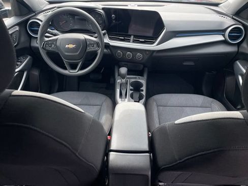 Used 2024 Chevrolet Trax LS w/ LS Convenience Package FWD image 15