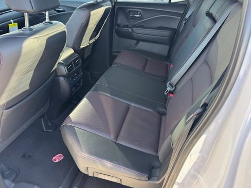 Certified 2025 Honda Ridgeline Black Edition image 17