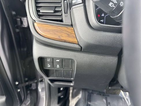 Used 2018 Honda CR-V Touring image 16