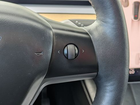 Used 2023 Tesla Model Y Long Range image 14