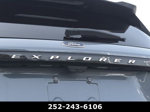 Used 2025 Ford Explorer Active w/ Active Comfort Package RWD image 53