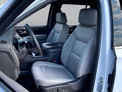 Used 2022 Chevrolet Tahoe LT w/ Luxury Package RWD image 8