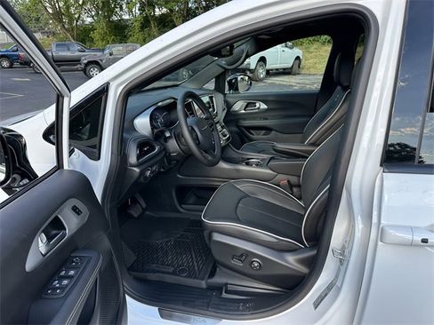 New 2026 Chrysler Pacifica Limited w/ S Appearance Package image 35