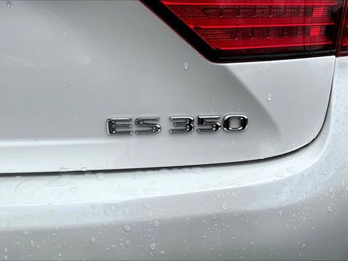 Used 2015 Lexus ES 350 w/ Premium Package FWD image 23