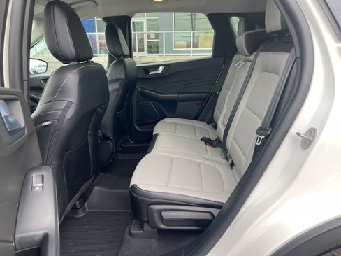 Used 2023 Ford Escape Platinum AWD/4WD image 22