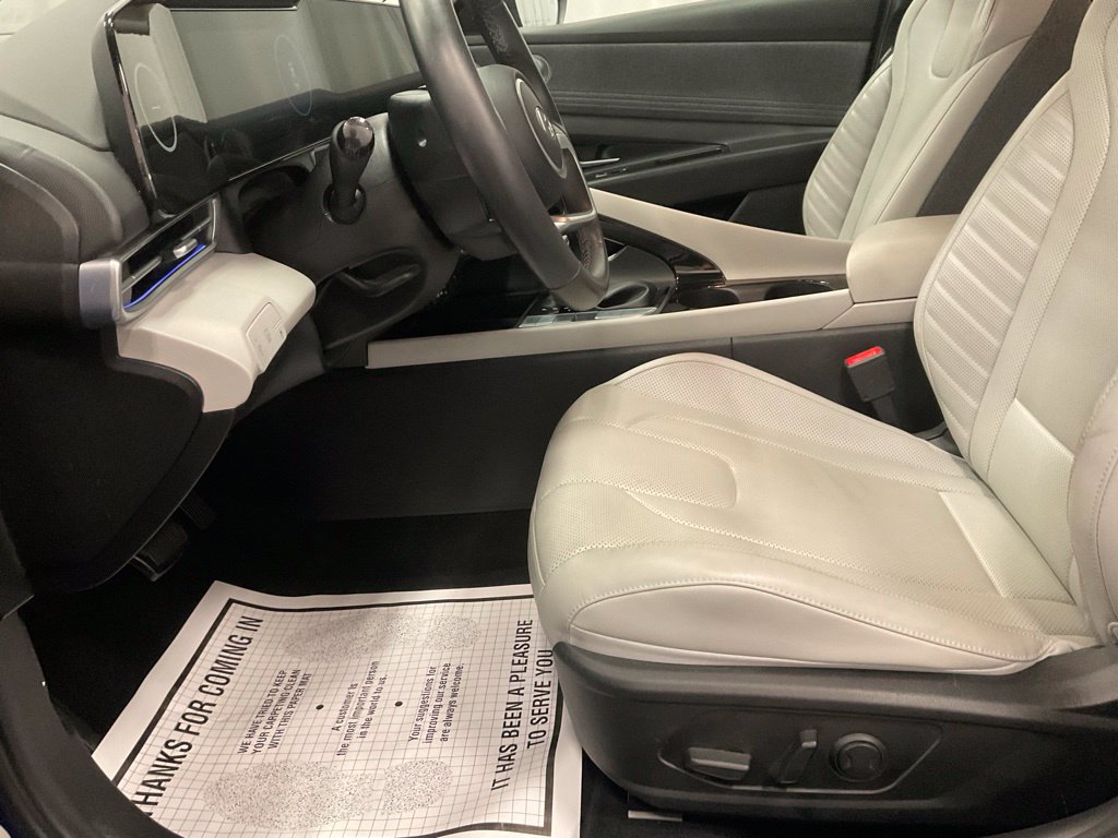 Used 2025 Hyundai Elantra Limited FWD image 7