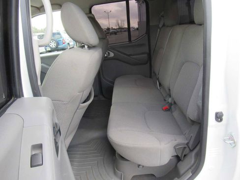 Used 2021 Nissan Frontier SV image 15