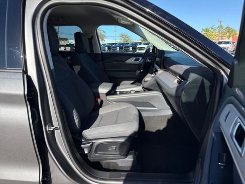 Certified 2025 Ford Explorer Active image 26