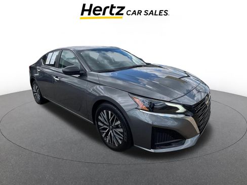Used 2025 Nissan Altima 2.5 SV FWD image 1