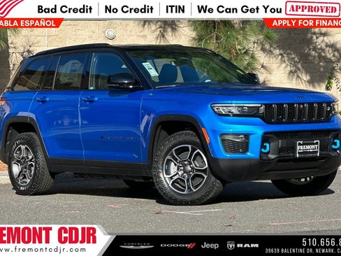New 2023 Jeep Grand Cherokee Trailhawk w/ Advanced Protech Group II AWD/4WD image 1