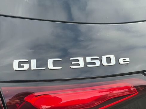 Used 2025 Mercedes-Benz GLC 350e 4MATIC image 36