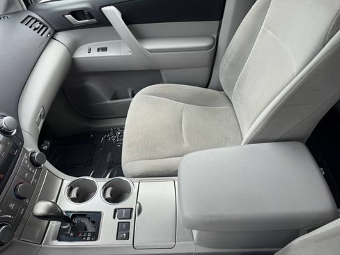 Used 2011 Toyota Highlander 4WD w/ Tech Pkg image 23