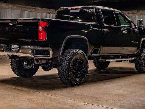 Used 2022 Chevrolet Silverado 2500 LTZ w/ LTZ Plus Package image 10