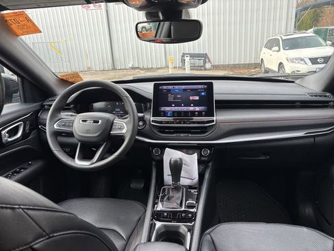 Used 2025 Jeep Compass Trailhawk w/ Trailhawk Elite Group image 15