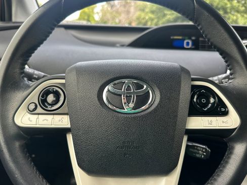 Used 2017 Toyota Prius Three FWD image 27