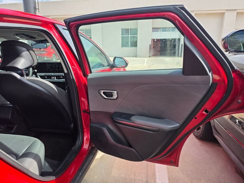 Used 2025 Kia K4 FWD image 16