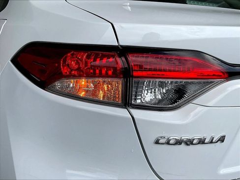 Used 2024 Toyota Corolla LE FWD image 25