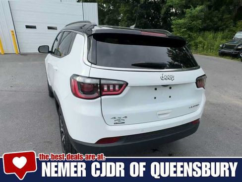 Used 2025 Jeep Compass Limited AWD/4WD image 7