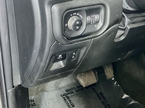 Used 2023 RAM 1500 Laramie AWD/4WD image 10